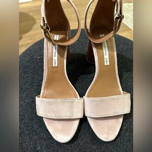 & Other Stories - Pink Suede Heels Size 37 // US 6